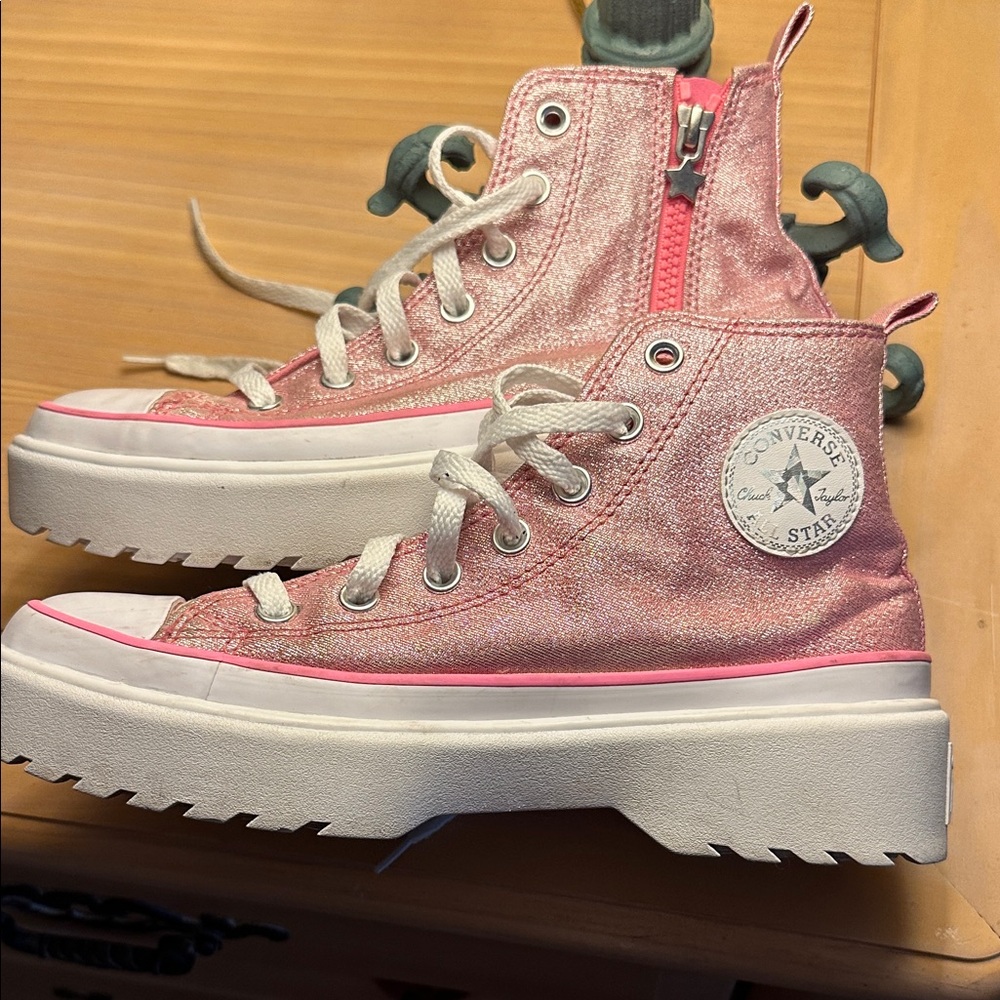 Converse Chuck Taylor sparkly pink